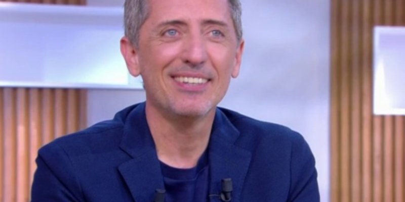 Gad Elmaleh : « J'ai souvent les larmes aux yeux » - L'humoriste se confie sur sa paternité