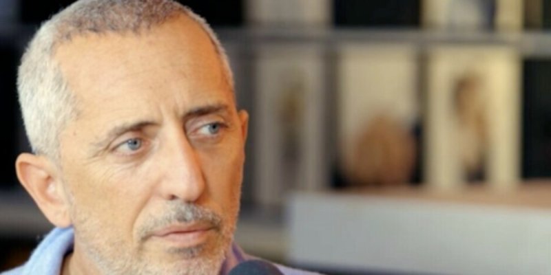 Gad Elmaleh se confie sur son premier amour de jeunesse