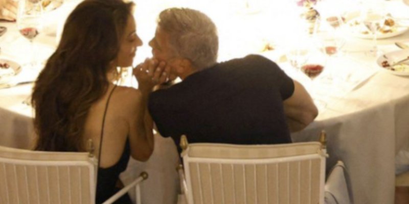 George et Amal Clooney : toujours aussi amoureux au bord du lac de Côme