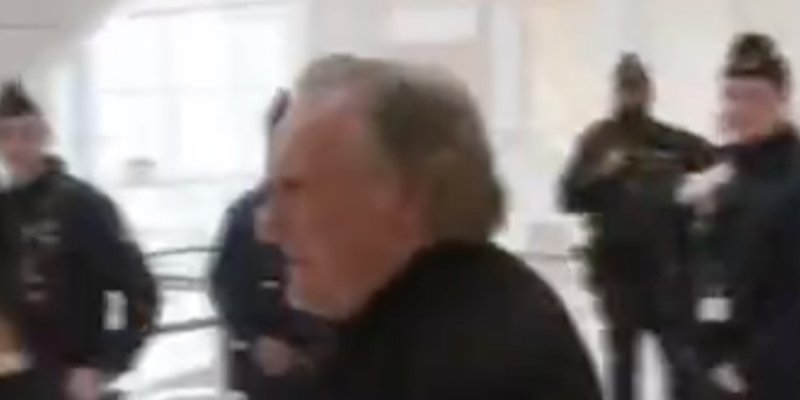 Gérard Depardieu : sa défense surprenante au tribunal - « Avec le ventre que j'avais… »