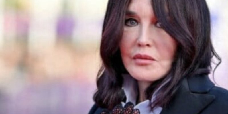 Gifle, départ, regrets : Isabelle Adjani règle ses comptes avec Niels Arestrup