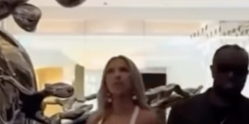 Gims officialise avec Antonella à Dubaï !