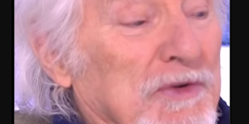 Hugues Aufray monte au créneau contre le racisme anti-Aya Nakamura