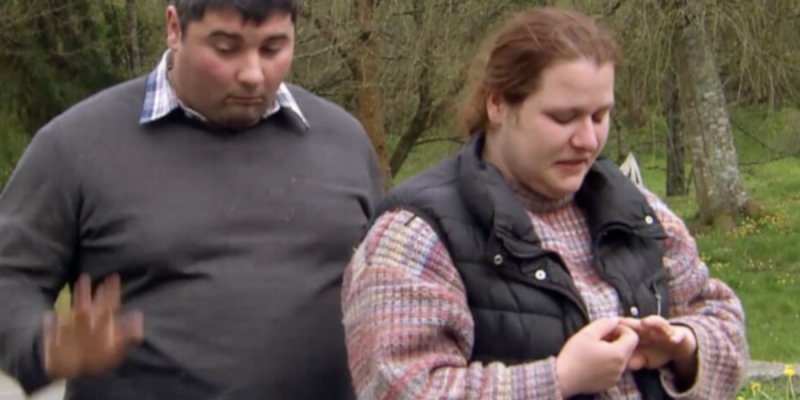 Ilona quitte « L'amour est dans le pré », elle fait un chantage à Valentin