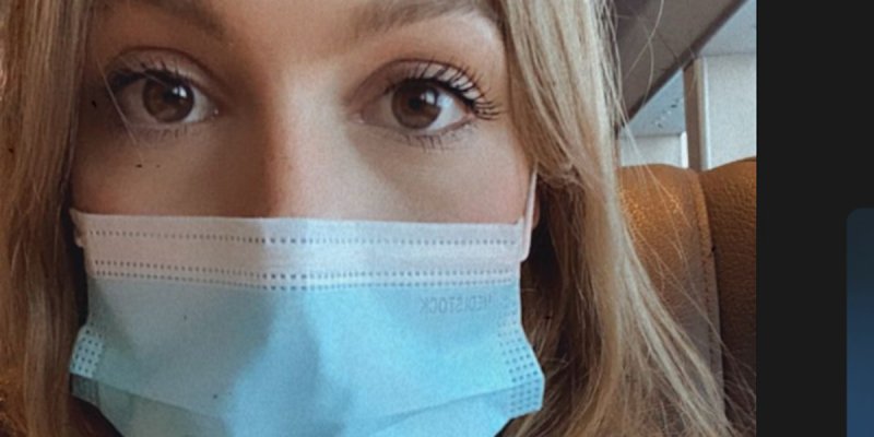 Iris Mittenaere, arrivée compliquée en Grèce, sa mésaventure dévoilée