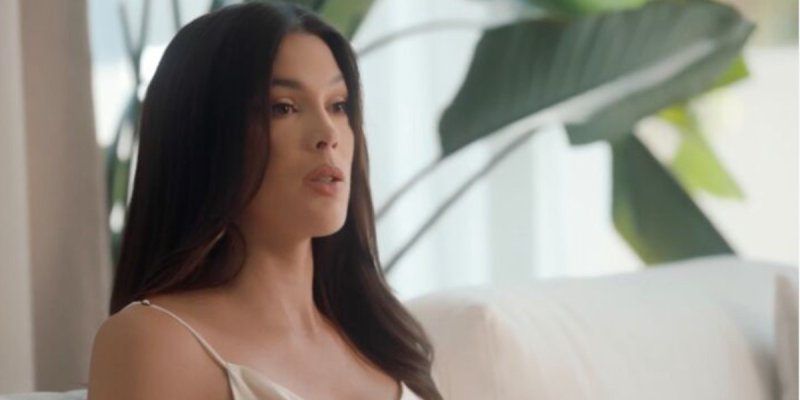 Iris Mittenaere s'installe avec son millionnaire à Montmartre