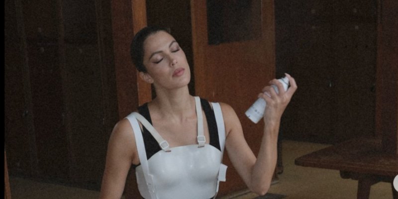 Iris Mittenaere : vie privée exposée avec Bruno, « un moment dur » à vivre