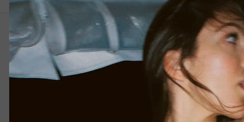 Iris Mittenaere snobée pour l'After de DALS - Le remplaçant de Karine Ferri connu