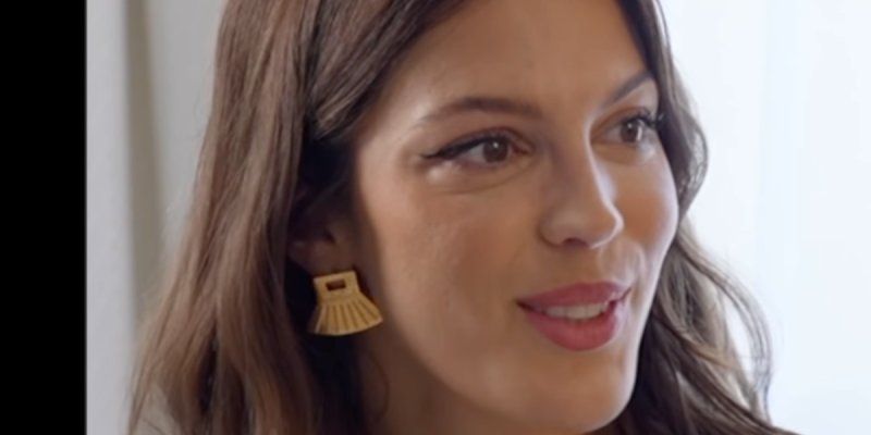 « Je ressens la pression », Iris Mittenaere touchée par sa rupture avec Diego El Glaoui