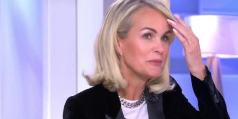 « J'ai honte », ce cadeau spécial offert par Laeticia Hallyday à Emma Daumas