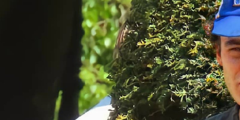 Jack Depp, le fils de Vanessa Paradis « harcelé » à Paris, immortalisé à la place des Vosges (photo)