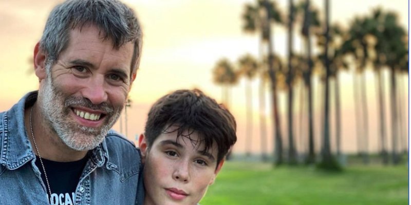 Jalil Lespert scolarise son fils à Los Angeles, le surprenant commentaire de Laeticia Hallyday Hallyday