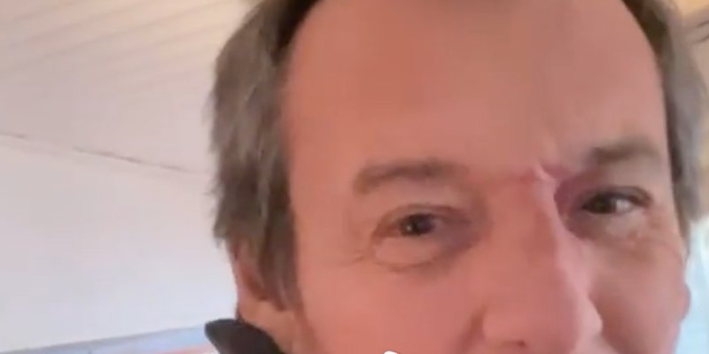 Jean-Luc Reichmann en deuil, boulversé par la mort de Gérard Houllier, un proche (photo)