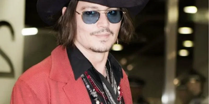 Johnny Depp se métamorphose en Satan