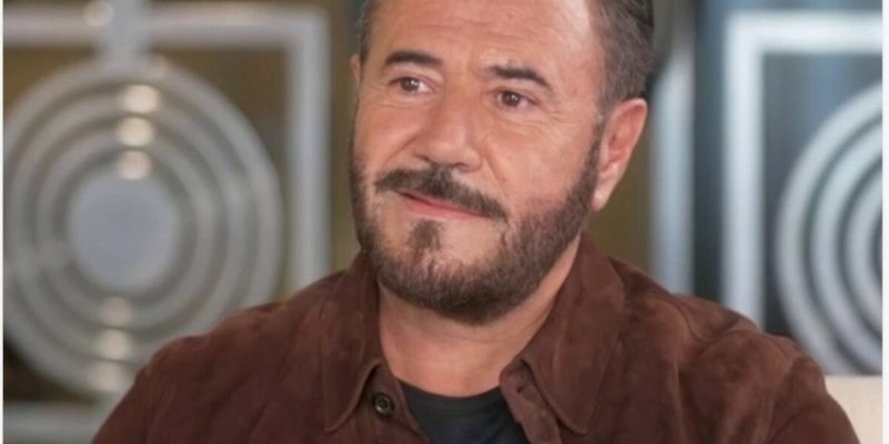 José Garcia : Fou amoureux de sa jeune compagne Camille, costumière dans le cinéma