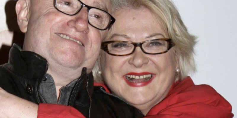 Josiane Balasko pleure la disparition de son "frère" Michel Blanc