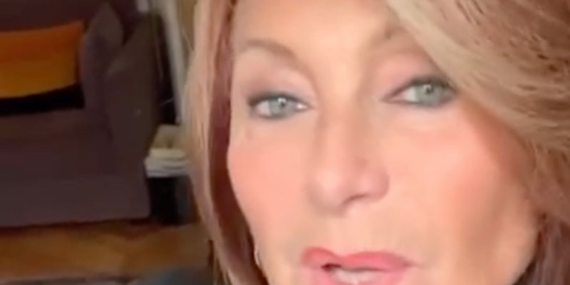 Julie Pietri atteinte d'un cancer de l'endomètre : ces messages de soutien émouvants qui font chaud au coeur