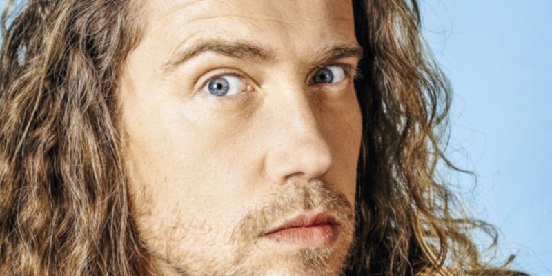 Julien Doré interpelle Beyoncé sur Instagram pour ses concerts