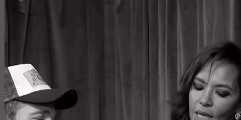 Julien Doré, dramatique Saint-Valentin, geste apaisant de Karine Le Marchand (vidéo)