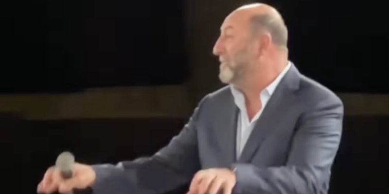Kad Merad amuse la salle, Sean Penn fait la tête