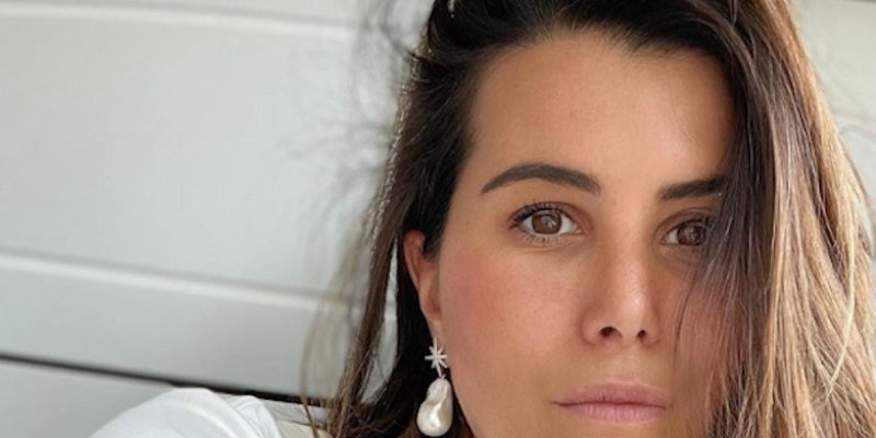 Karine Ferri sublime au naturel en Bretagne - Le flou entour sa grossesse (photo)