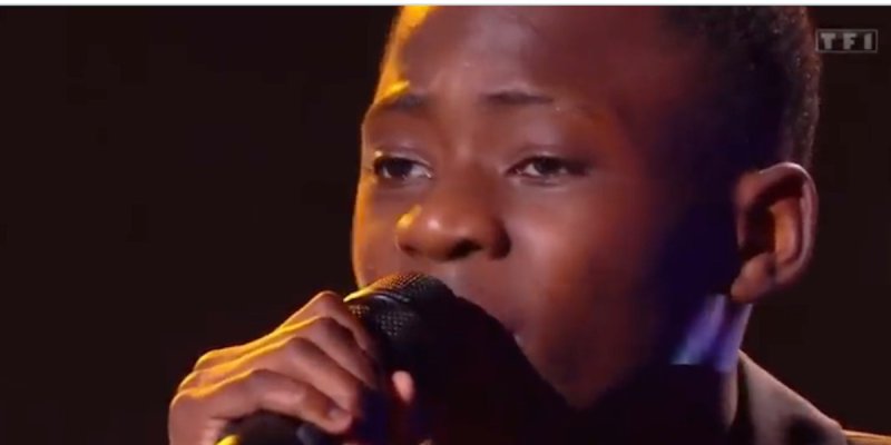Karine Ferri submergée par l'émotion : Un candidat de The Voice Kids provoque un véritable raz-de-marée de larmes (vidéo)