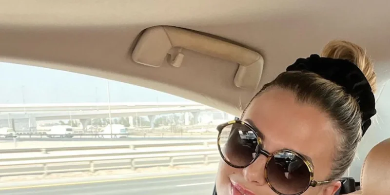 Kelly Vedovelli, « bonheur » brisé par Cyril Hanouna à Dubaï, enragée, sa mise au point