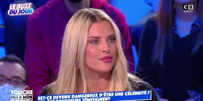 Kelly Vedovelli et Agathe Auproux : Une trêve face à un drame, leur clash pour Hanouna occulté (photo)