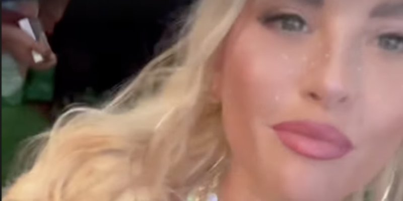 Kelly Vedovelli : farniente et bonheur sous le soleil de Martinique, loin de Cyril Hanouna