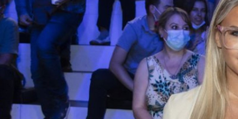 Kelly Vedovelli, retour express à Doha, recommandation de Cyril Hanouna
