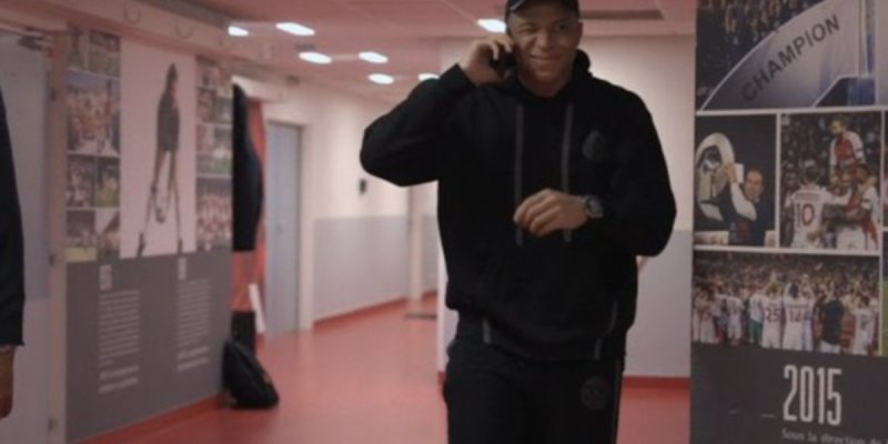 Kylian Mbappé en roue libre à Monaco, l'étrange show après sa sortie à la mi-temps