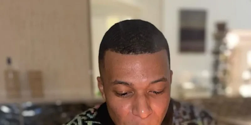 Kylian Mbappé harcelé par Naomi Campbell, détails sur leur rendez-vous secret à Paris (vidéo)