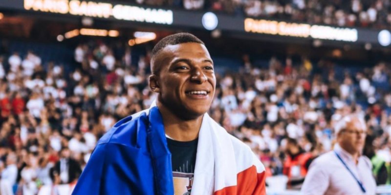 Kylian Mbappé : Des fêtes inoubliables avec Maëva Coucke en invitée mystère ?
