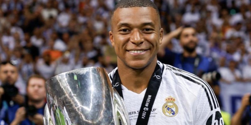 Kylian Mbappé répond aux critiques d'Emmanuel Macron sur le terrain