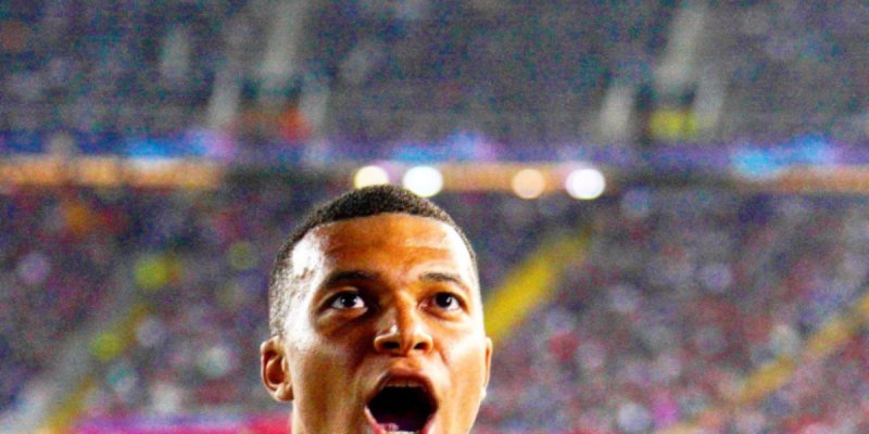 Kylian Mbappé au cœur d'une altercation avec des joueurs du Barça