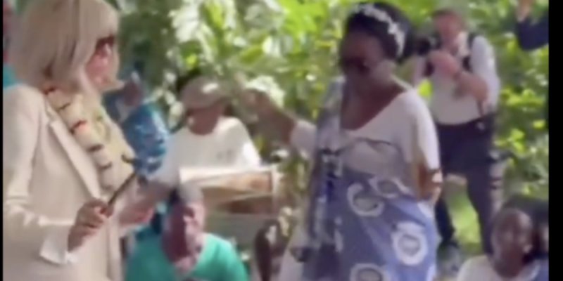 La danse de Brigitte Macron choque à Mayotte