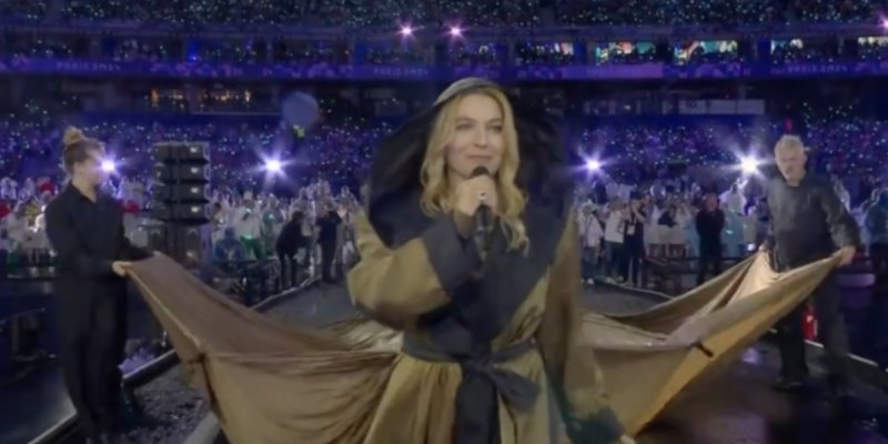 Laeticia Hallyday bouleversée par l'hommage à Johnny aux Jeux Paralympiques