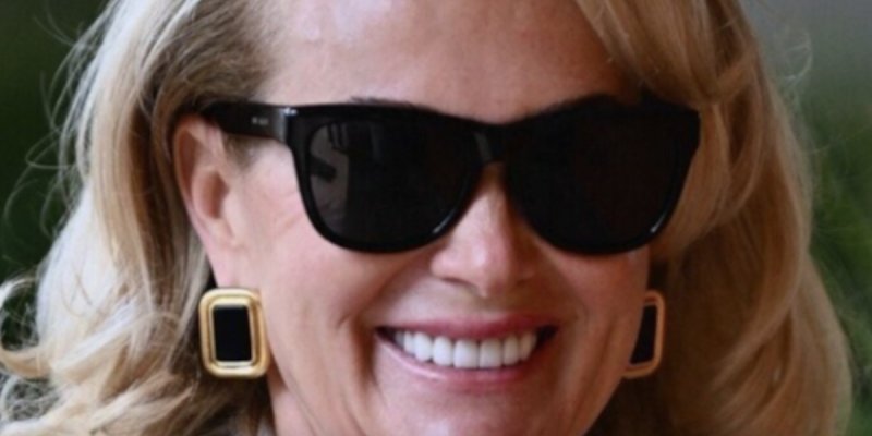 Laeticia Hallyday en couple avec le milliardaire Serge Varsano ! 