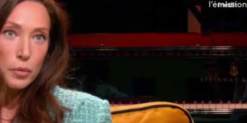 Laeticia Hallyday, Laura Smet, retrouvailles surprises lors d'un événement prestigieux à Paris, des indices révélateurs (photo)