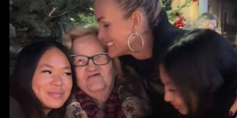 Laeticia Hallyday : Un Noël familial dans le Sud de la France