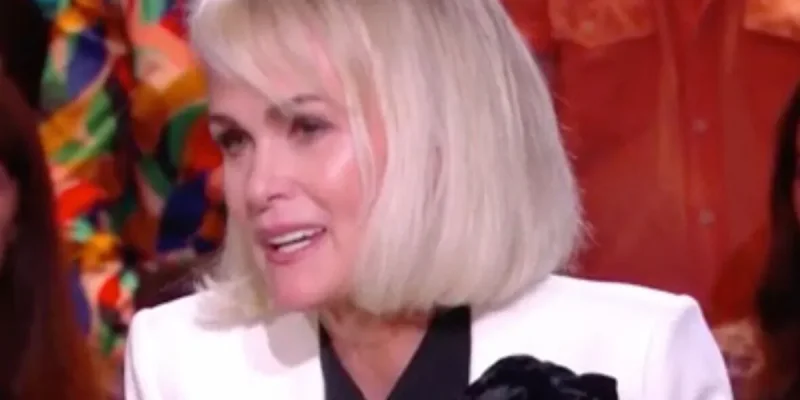 Laeticia Hallyday lâchée par ses filles, un hommage solitaire à Johnny sur sa tombe à Saint-Barthélemy