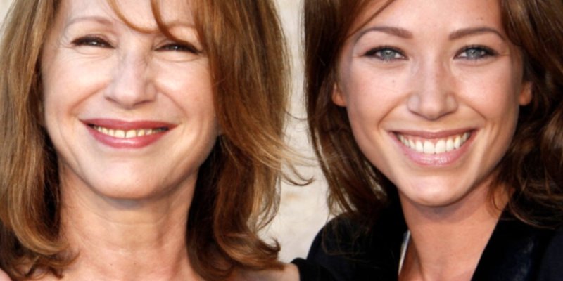 Laura Smet célèbre Nathalie Baye avec une photo rare