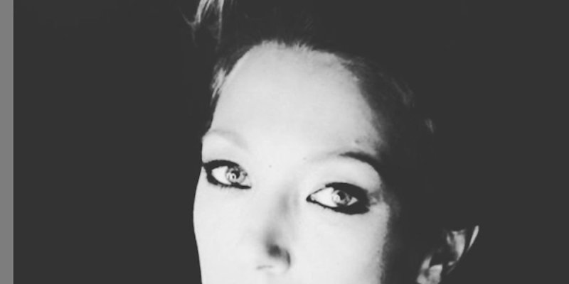 Laura Smet isolée au Cap Ferret , drogue, alcool, cette confidence d'Hugues Aufray
