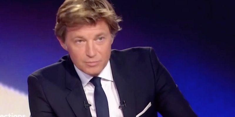 Laurent Delahousse - Nicolas Sarkozy et François Hollande surpris une surprenante « posture » (photo)