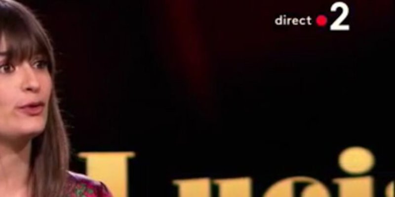 Laurent Delahousse, petite gaffe face à Clara Luciani, moment de flottement sur France 2