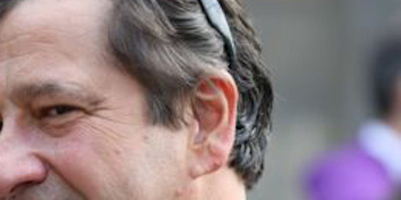 Laurent Gerra effondré aux funérailles de Jean-Paul Belmondo, cette demande spéciale refusée