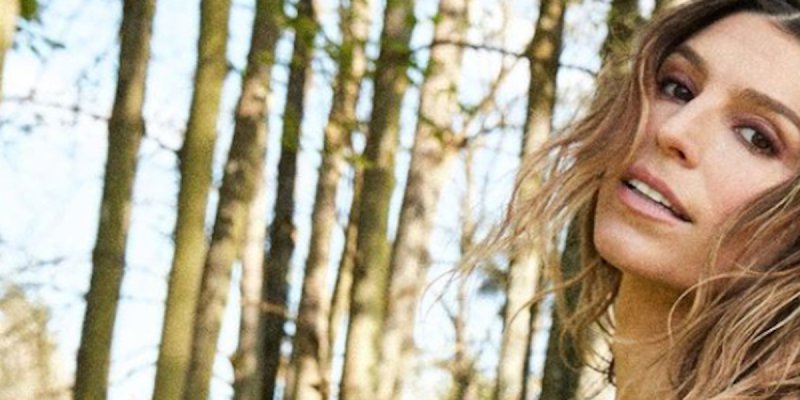 Laury Thilleman, panache, rire et convivialité, le sourire après son divorce