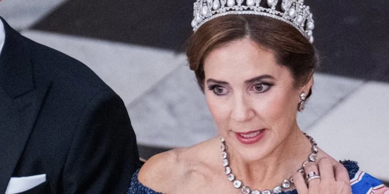 Le diadème antique de Mary de Danemark fait sensation au banquet royal