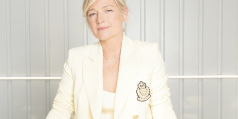 Léon Marchand : pourquoi Anne-Élisabeth Lemoine insiste depuis deux ans ?