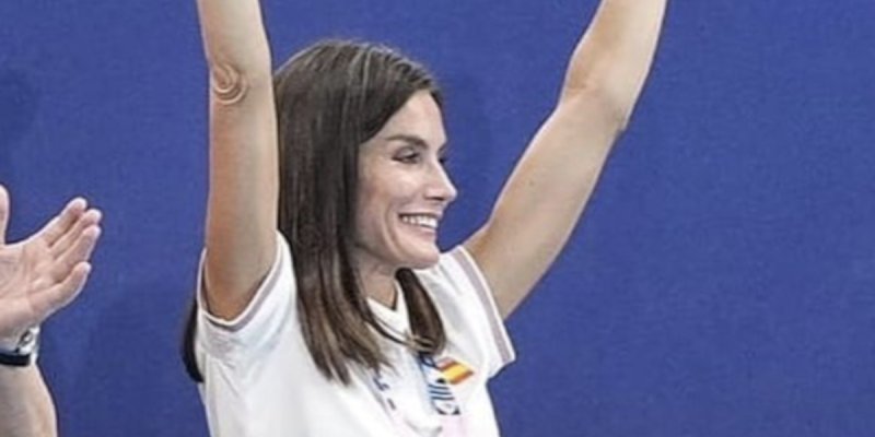 Letizia d'Espagne transporte une réserve de sang en voyage